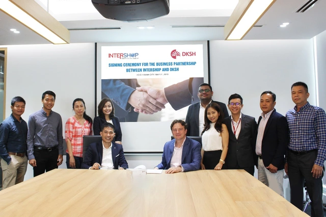 Buổi kí kết hợp tác giữa Công Ty TNHH Intershop và DKSH Việt Nam trong việc chung tay chăm sóc sức khỏe người dân Việt